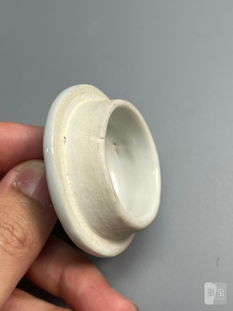清乾隆  青花缠枝莲纹小盉壶（带木座） - 图25
